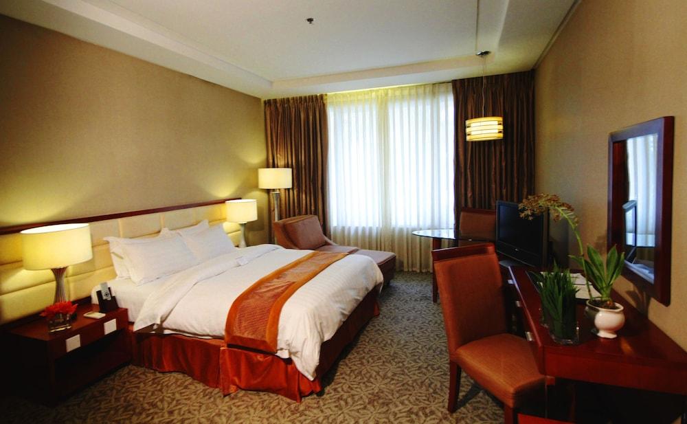 The Avenue Plaza Hotel Naga  Dış mekan fotoğraf