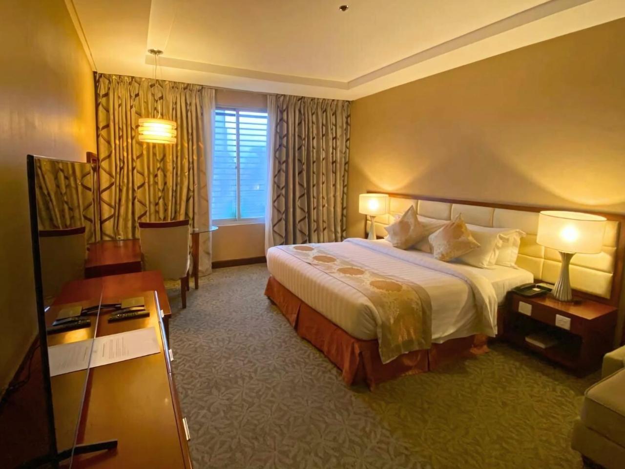 The Avenue Plaza Hotel Naga  Dış mekan fotoğraf