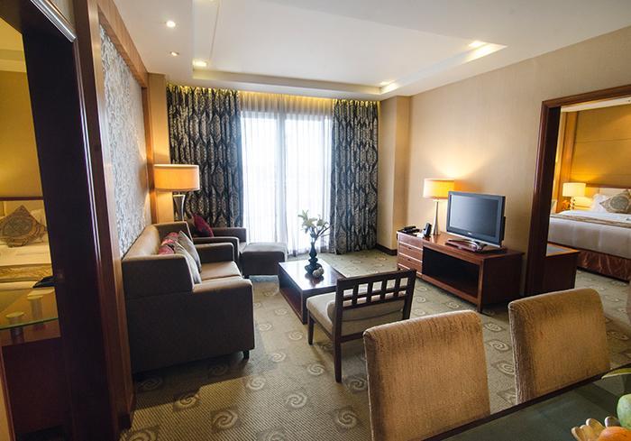 The Avenue Plaza Hotel Naga  Dış mekan fotoğraf